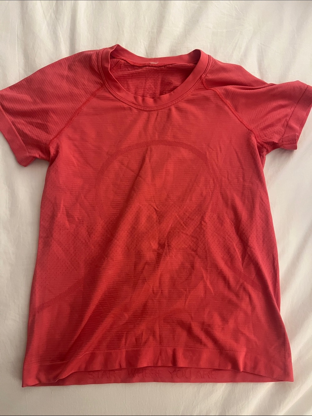 Lululemon Swiftly Tech Short Sleeve Race-Length Lip Gloss color